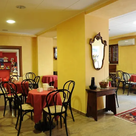 Отель Valentini 2*